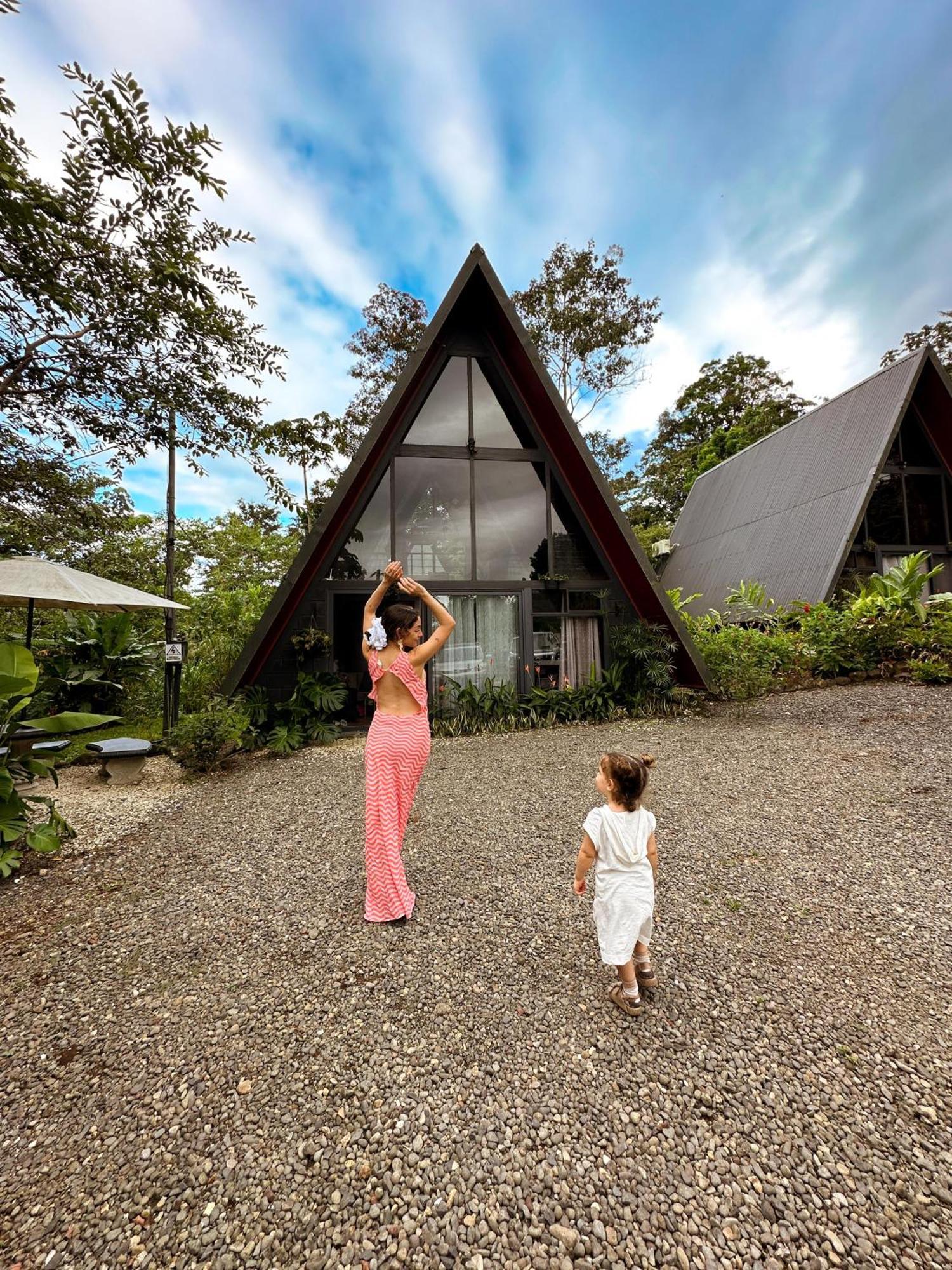 Yarumo Lodge, Rio Celeste Black Chalets Бійягуа Екстер'єр фото