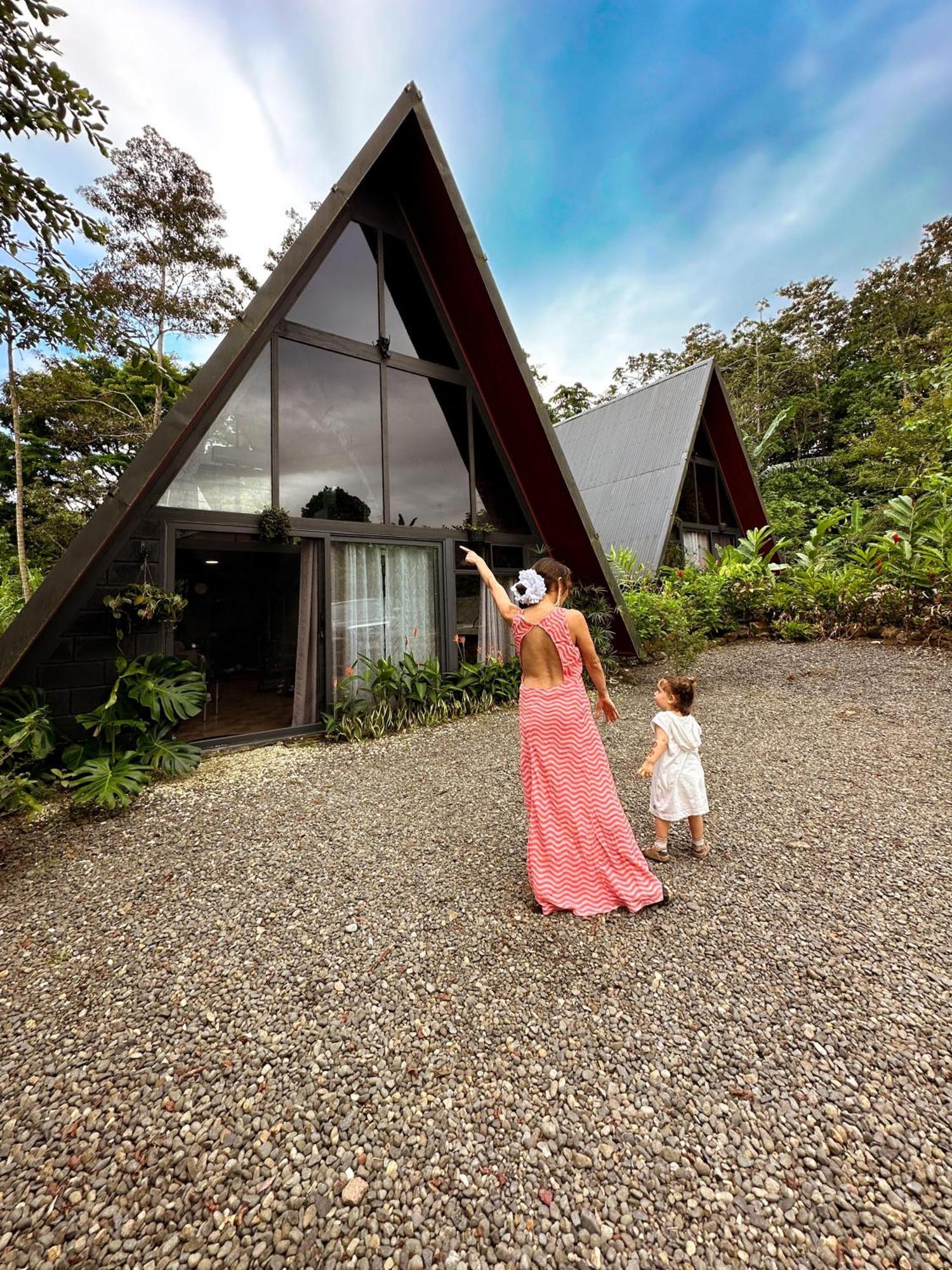 Yarumo Lodge, Rio Celeste Black Chalets Бійягуа Екстер'єр фото